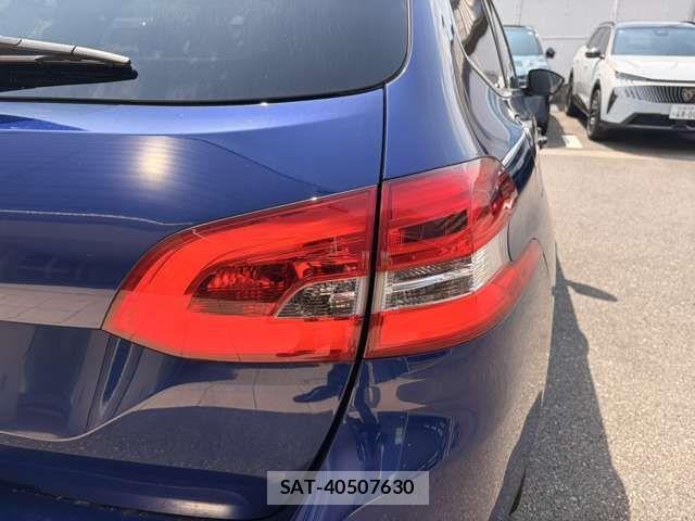Peugeot 308 2018-03 7060200-15