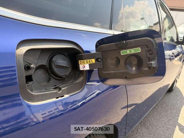 Peugeot 308 2018-03 7060200-17