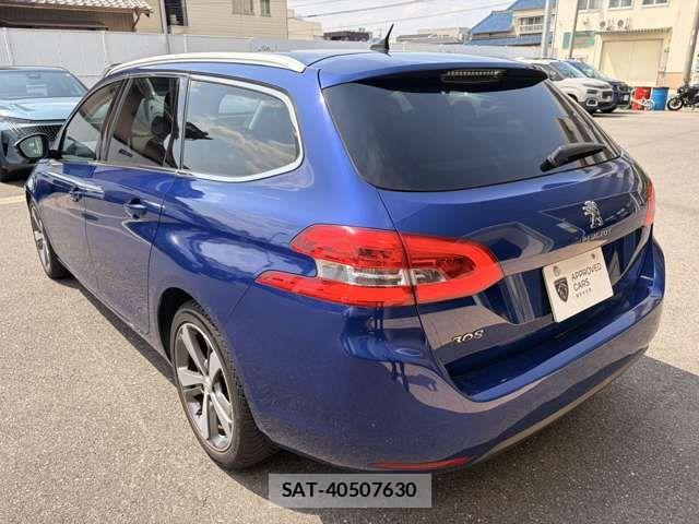 Peugeot 308 2018-03 7060200-7