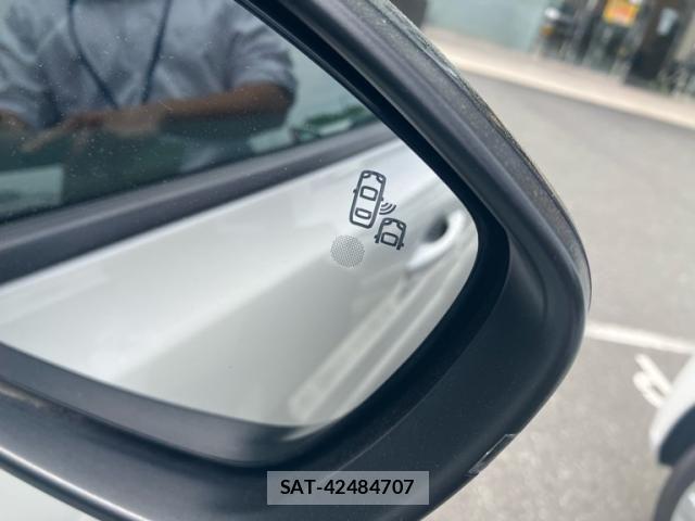 Peugeot 308 2019-11 7060202-11