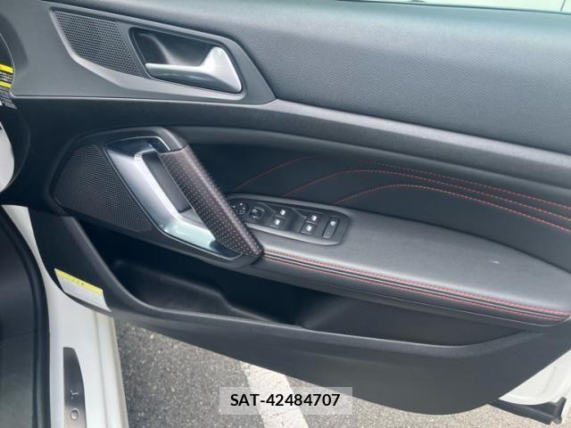 Peugeot 308 2019-11 7060202-12
