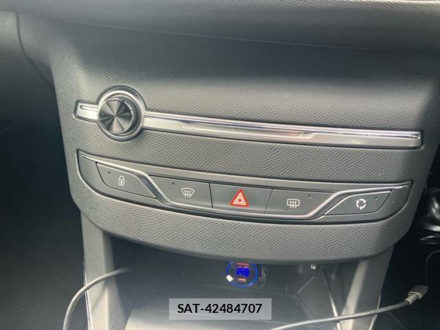 Peugeot 308 2019-11 7060202-18