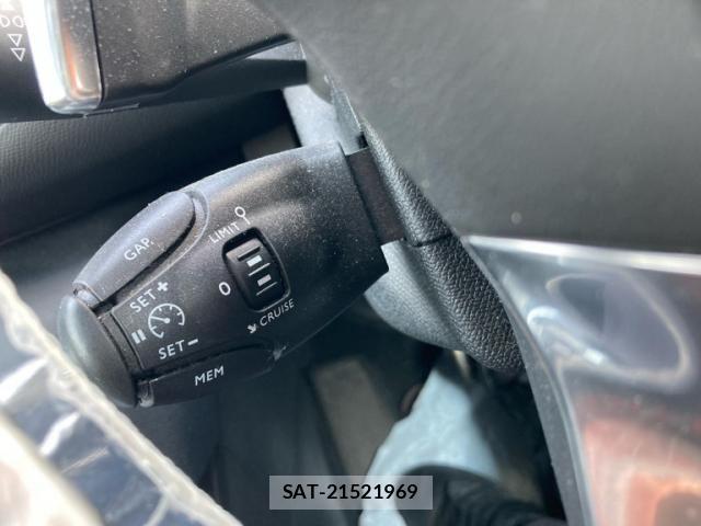 Peugeot 308 2019-08 8075109-15