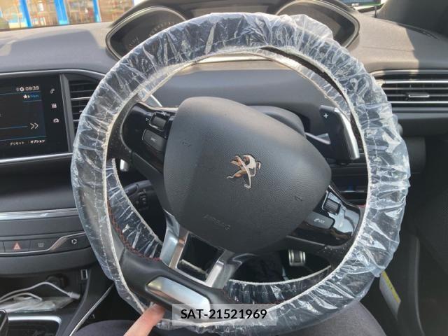 Peugeot 308 2019-08 8075109-16