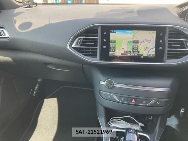 Peugeot 308 2019-08 8075109-17