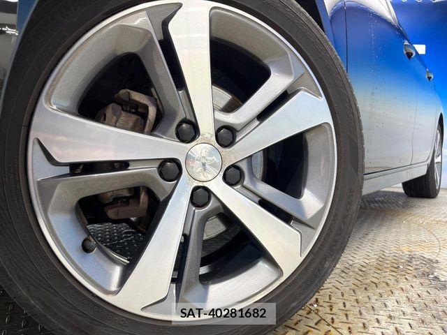 Peugeot 308 2018-12 8101186-12