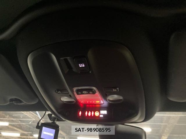 Peugeot 308 2016-08 8131854-14