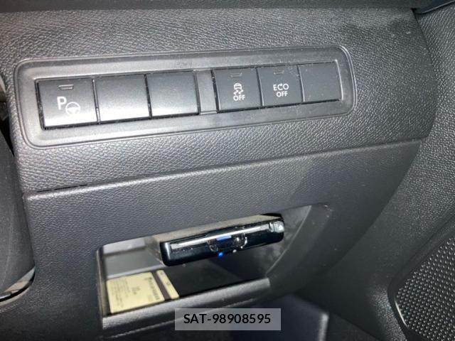Peugeot 308 2016-08 8131854-16