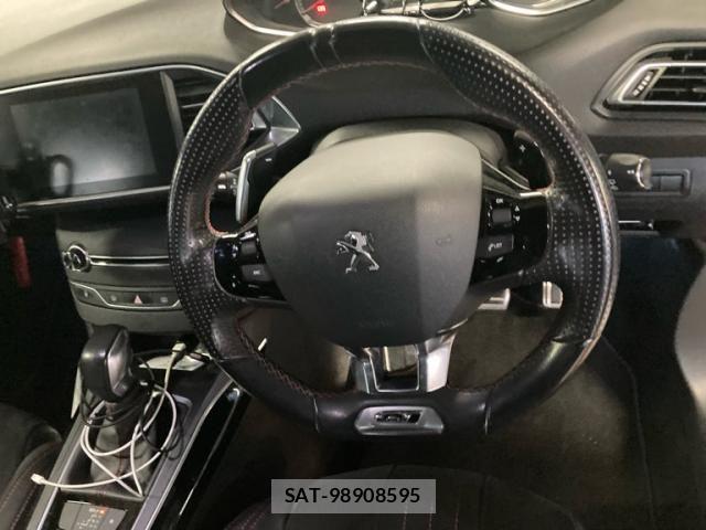 Peugeot 308 2016-08 8131854-21