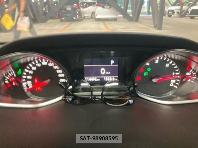 Peugeot 308 2016-08 8131854-26