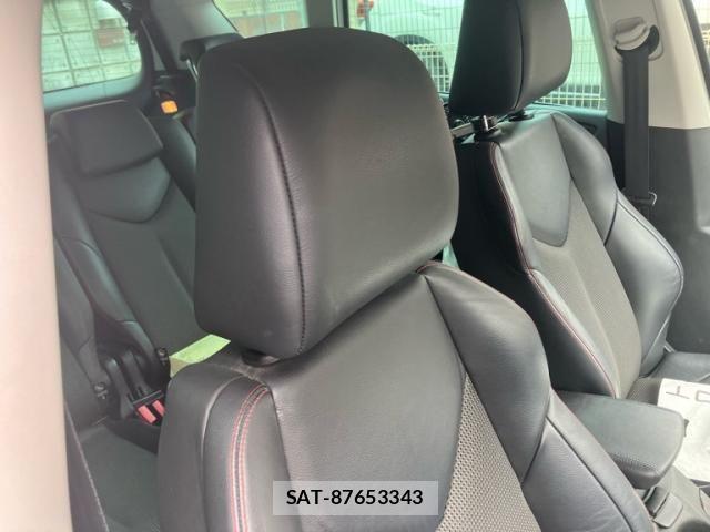 Peugeot 308 2014-05 8414339-10