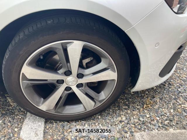 Peugeot 308 2019-09 8414337-4
