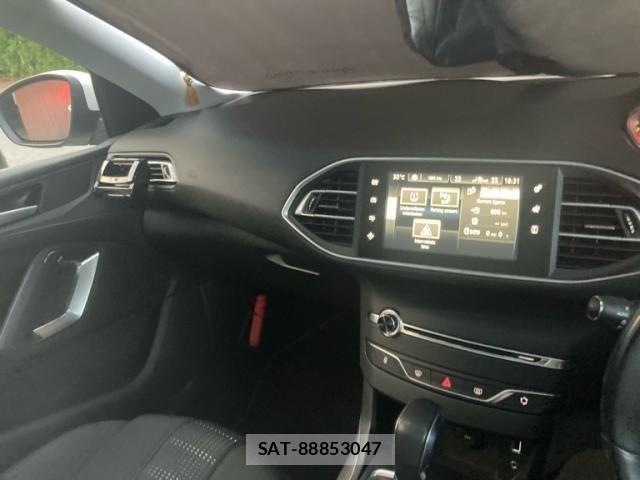 Peugeot 308 2017-06 8563164-16