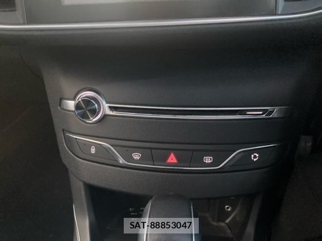 Peugeot 308 2017-06 8563164-18