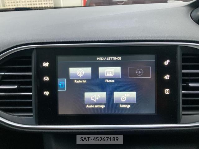 Peugeot 308 2016-05 8745177-17