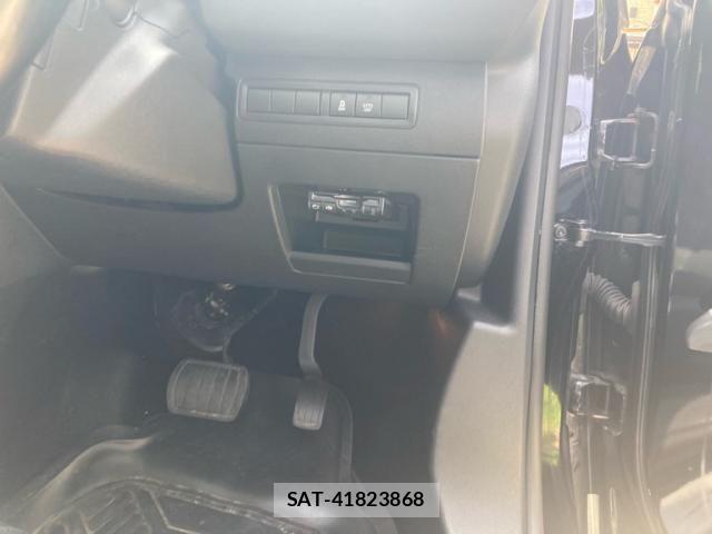 Peugeot 308 2017-10 8745176-11