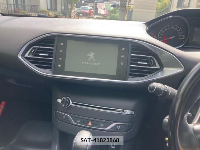 Peugeot 308 2017-10 8745176-17