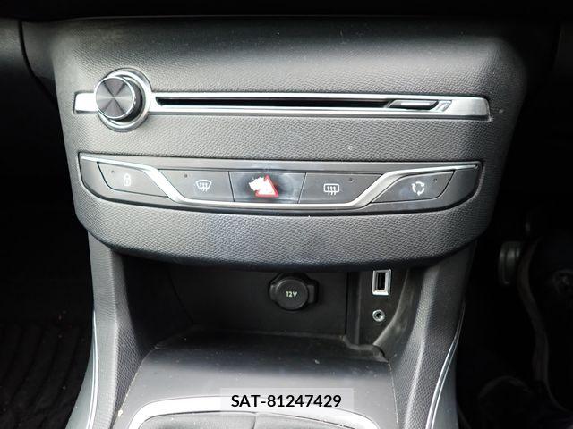 Peugeot 308 2015-11 8745175-17