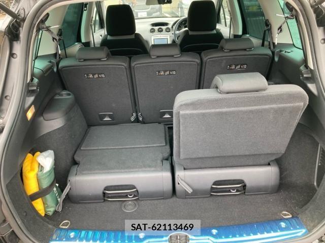 Peugeot 308 2013-06 8850345-12