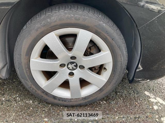 Peugeot 308 2013-06 8850345-2