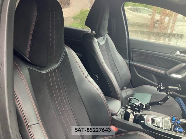 Peugeot 308 2018-06 8884176-14