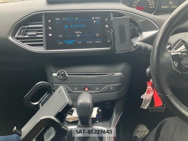 Peugeot 308 2018-06 8884176-19