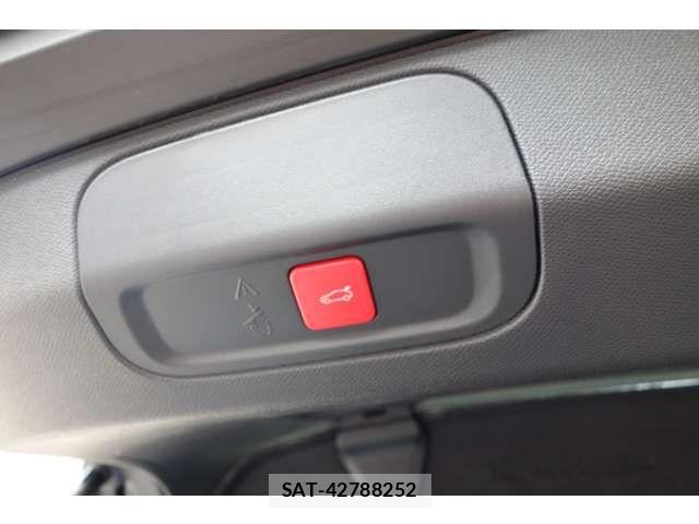 Peugeot 408 2025-06 7329302-12