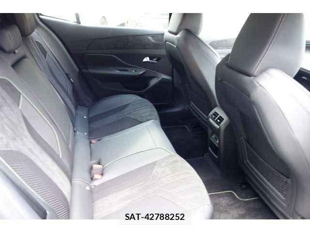 Peugeot 408 2025-06 7329302-7