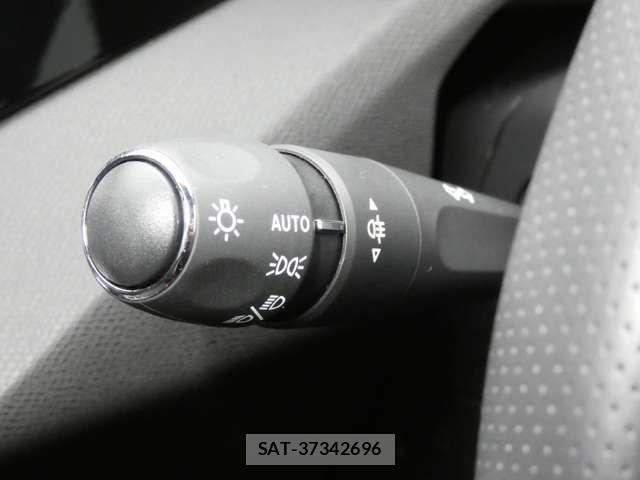 Peugeot 408 2025-06 7502218-7