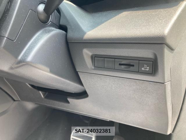 Peugeot 408 2023-08 8101187-16