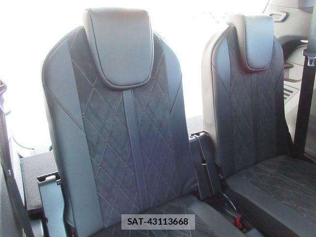 Peugeot 5008 2018-06 1282811-12