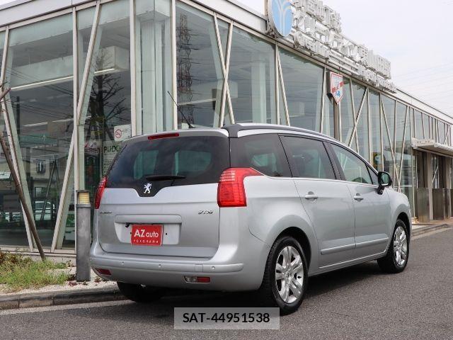 Peugeot 5008 2011-11 1293237-2