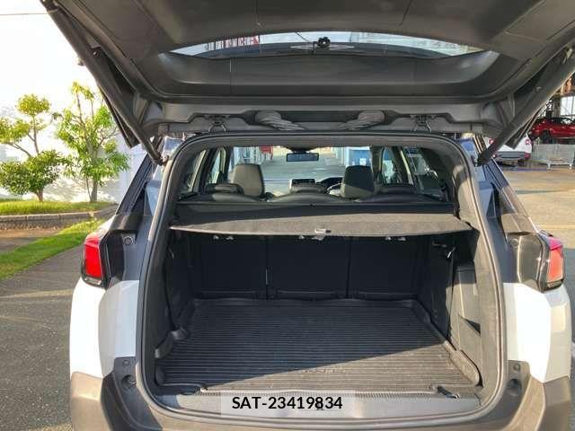 Peugeot 5008 2018-10 1393005-10