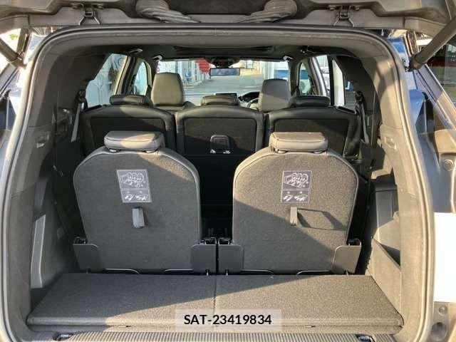 Peugeot 5008 2018-10 1393005-11