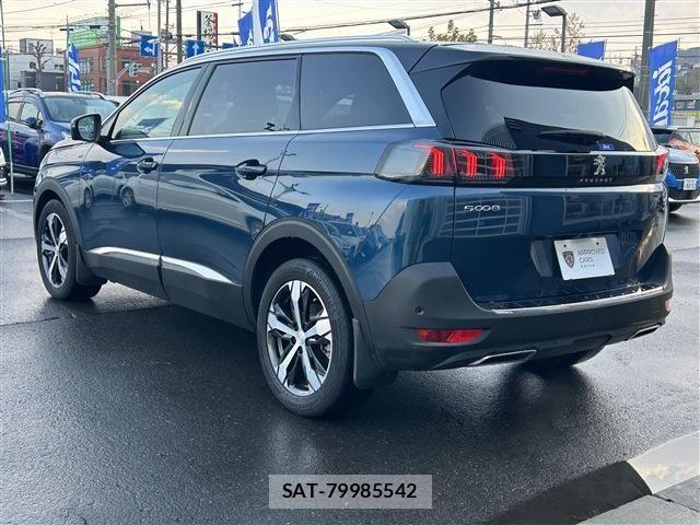 Peugeot 5008 2021-02 1663110-6
