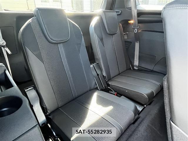 Peugeot 5008 2022-04 1827929-17