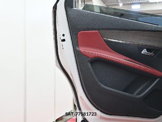 Peugeot 5008 2022-02 5875359-24
