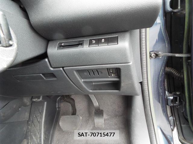 Peugeot 5008 2013-06 6015971-10