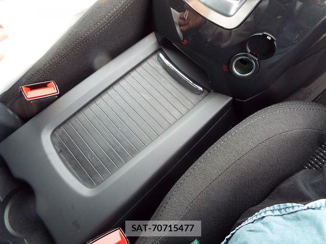 Peugeot 5008 2013-06 6015971-13