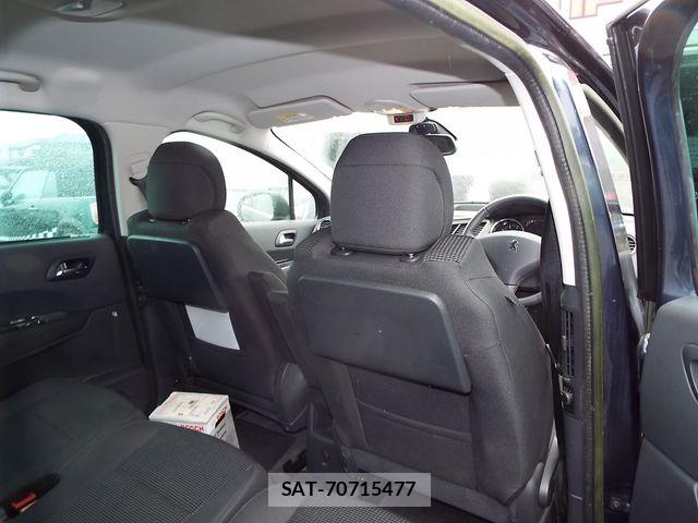 Peugeot 5008 2013-06 6015971-19