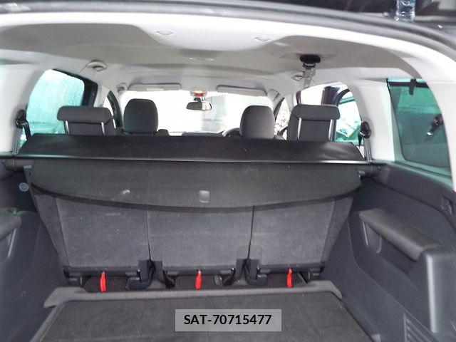 Peugeot 5008 2013-06 6015971-22