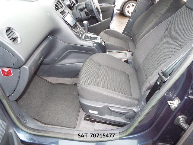 Peugeot 5008 2013-06 6015971-25