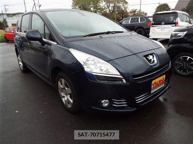 Peugeot 5008 2013-06 6015971-2