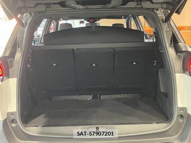 Peugeot 5008 2023-05 6614098-20