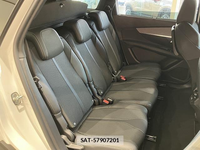 Peugeot 5008 2023-05 6614098-24