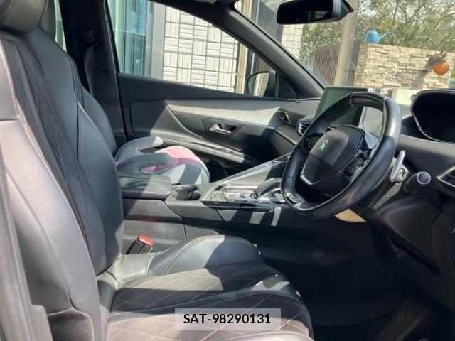 Peugeot 5008 2018-01 6614104-10