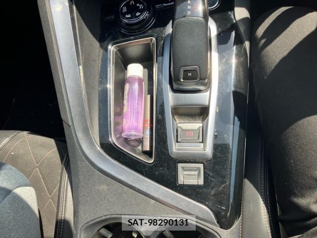 Peugeot 5008 2018-01 6614104-22