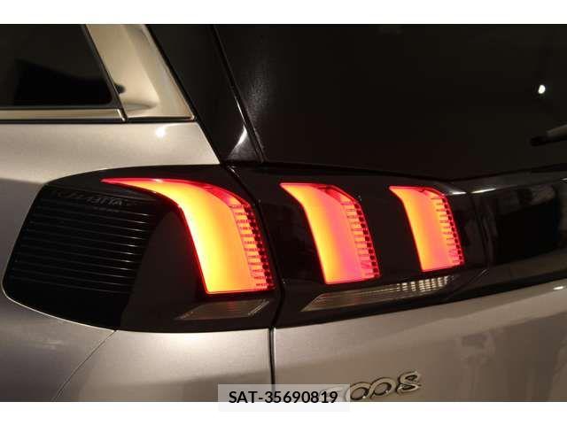 Peugeot 5008 2020-03 6752841-10
