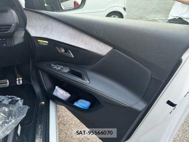 Peugeot 5008 2022-02 6997101-7