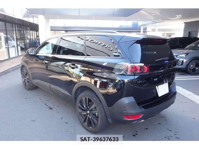 Peugeot 5008 2023-09 7251902-10